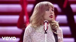 Taylor Swift Releases “Red (Taylor’s Version)”