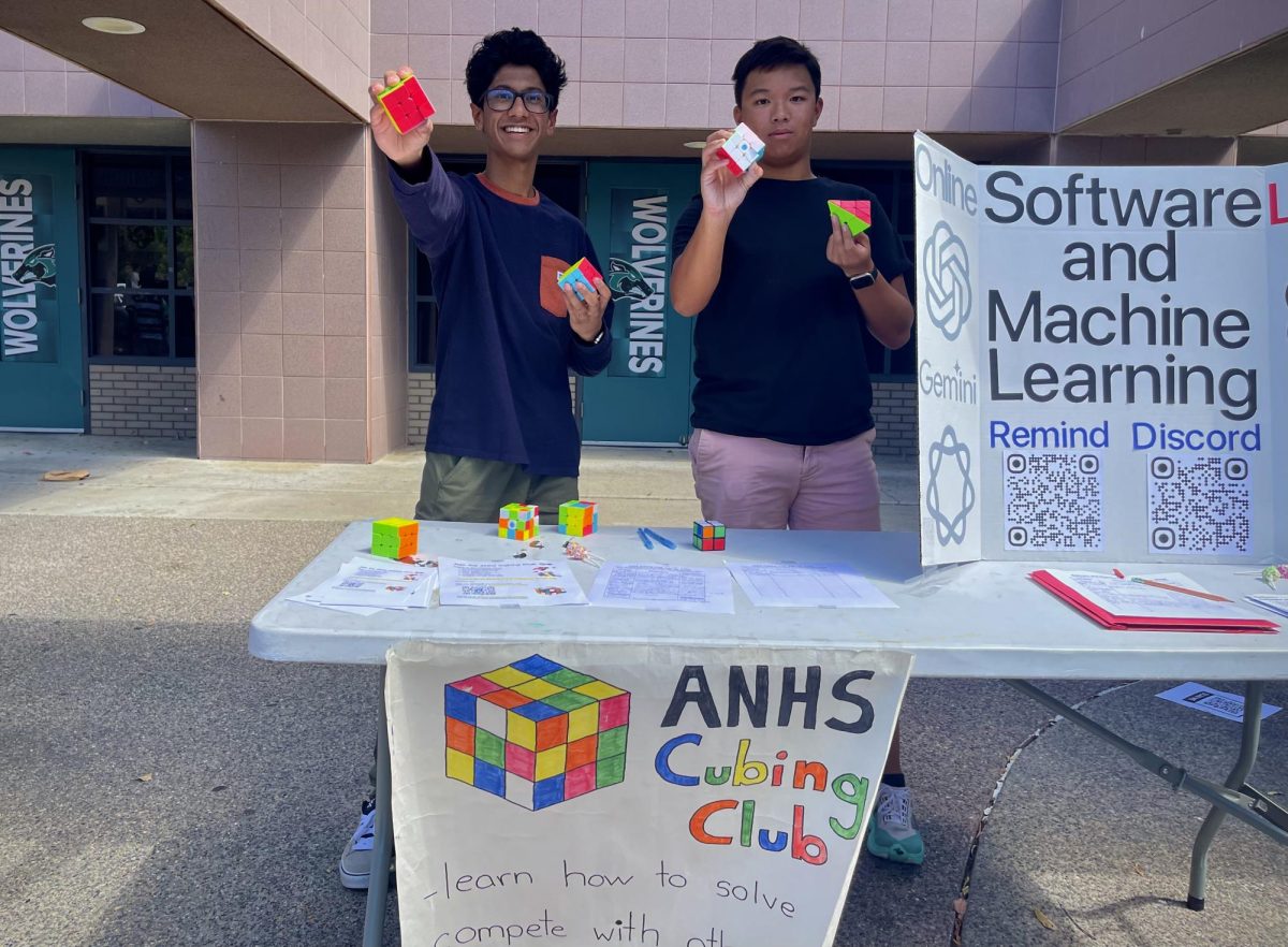 Cubing Club poses for a photo. 