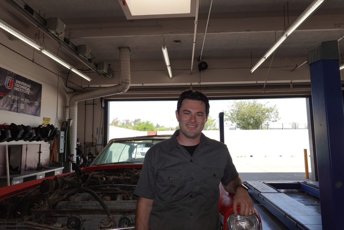 The new auto shop teacher, Mr. Folino starts his first year at Aliso. 