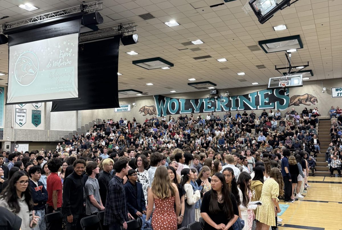 Students celebrate at the Esprit de Wolverine award cermony.